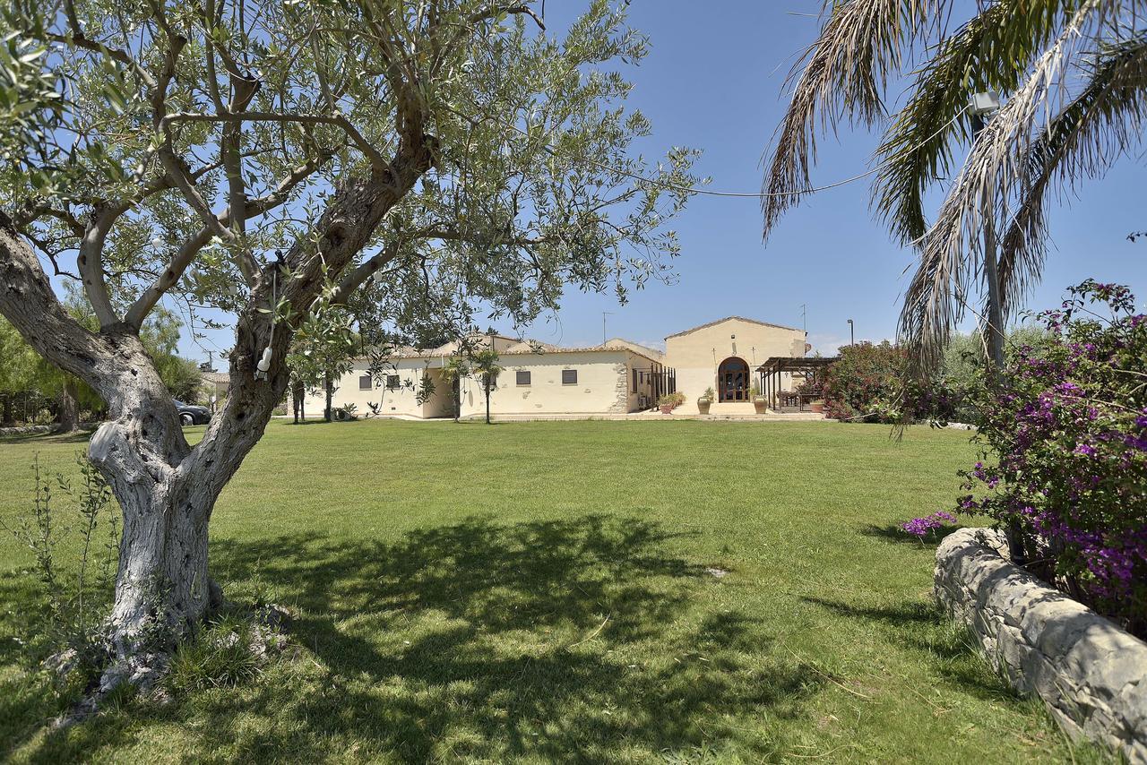 Villa Giannina Ispica Bagian luar foto